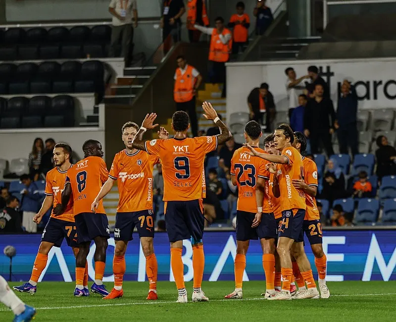 Başakşehir FK evinde Gençlerbirliği'ni farklı yendi!
