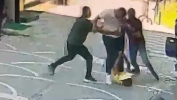 Belediyenin fen işleri müdürü ile mimarın kavgası kamerada: Tekme ve yumruklarla darbedildi