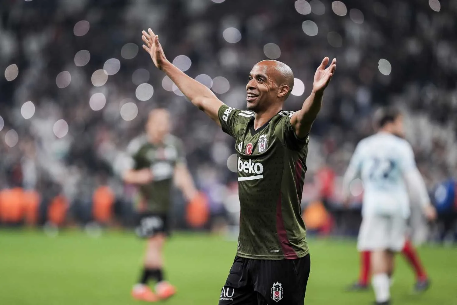 Beşiktaş'ta bir ayrılık daha! Yunan basını duyurdu