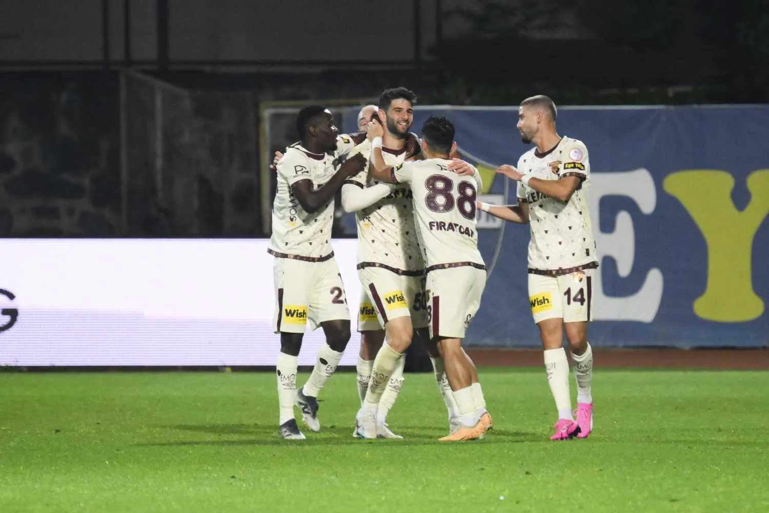 Beşiktaş'ta transferde flaş Ümit Akdağ gelişmesi!