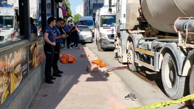 Beton mikserinin altında kalan yaya hayatını kaybetti