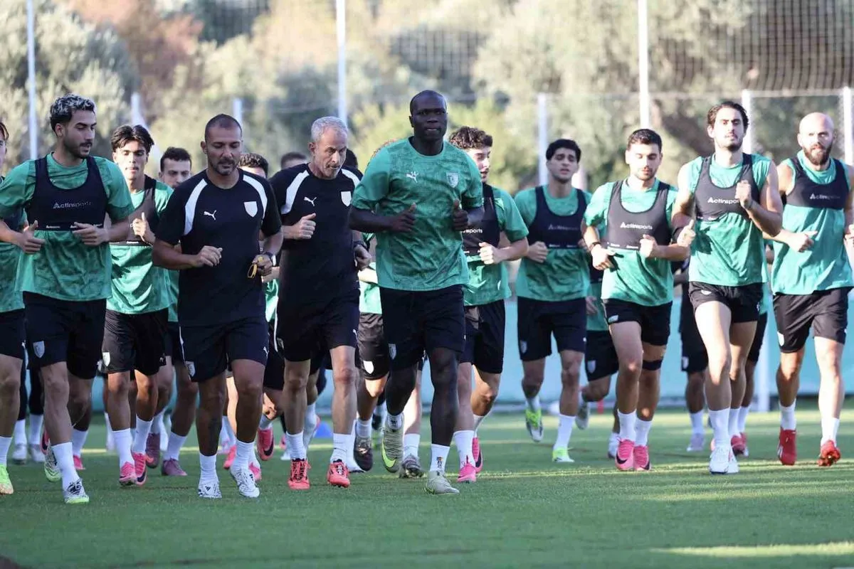 Bodrum FK Teknik Direktörü Burhan Eşer: 'Taraftarımızın desteğiyle ilk 3 puanımızı inşallah alacağız'