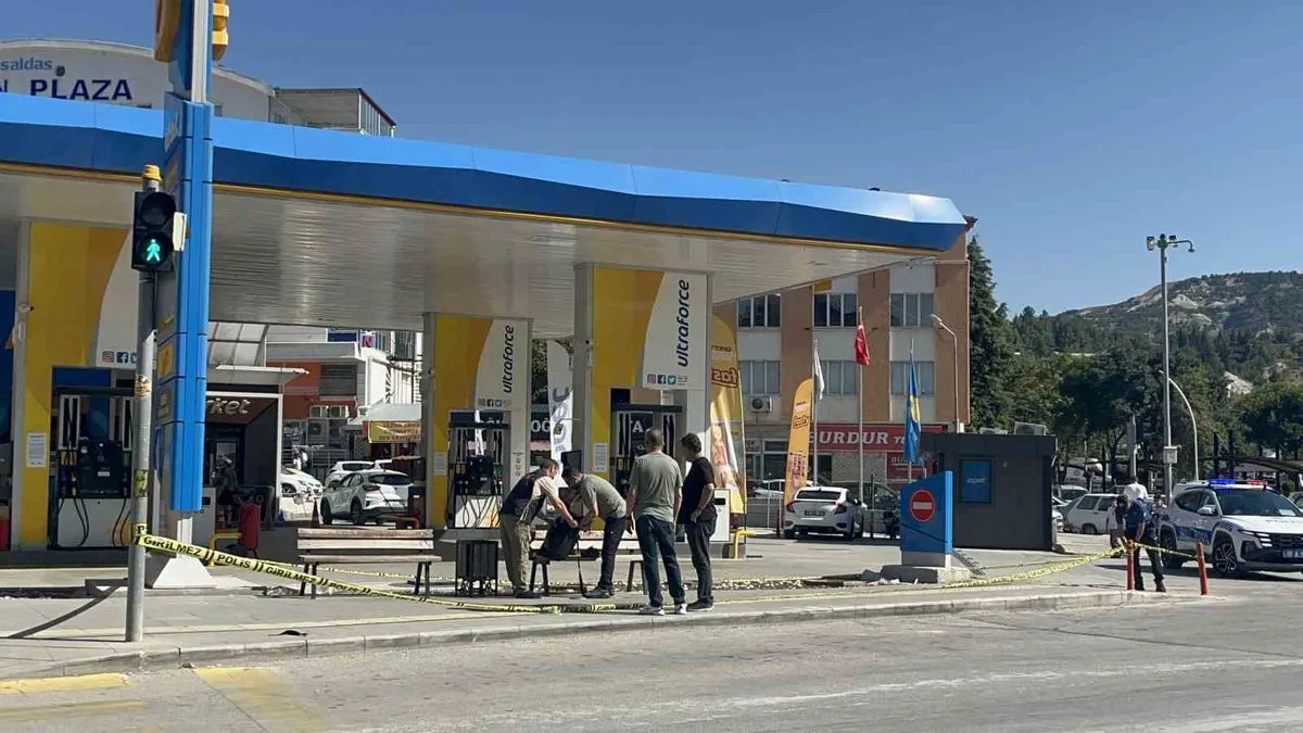 Burdur’da şüpheli çanta fünye ile patlatıldı