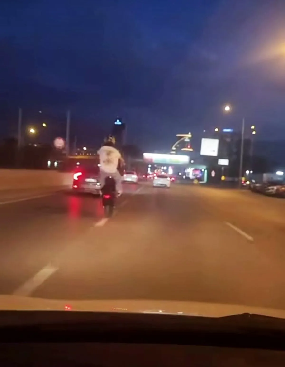 Bursa'da Plakasız Motosiklet Sürücüsünden Trafikte Tehlike