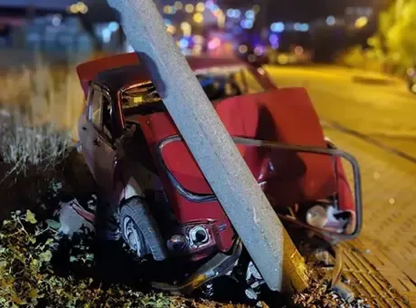 Çanakkale'de otomobil aileye çarptı: 1 ölü, 4 yaralı