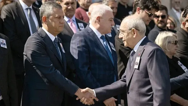 Cenazede buluştular