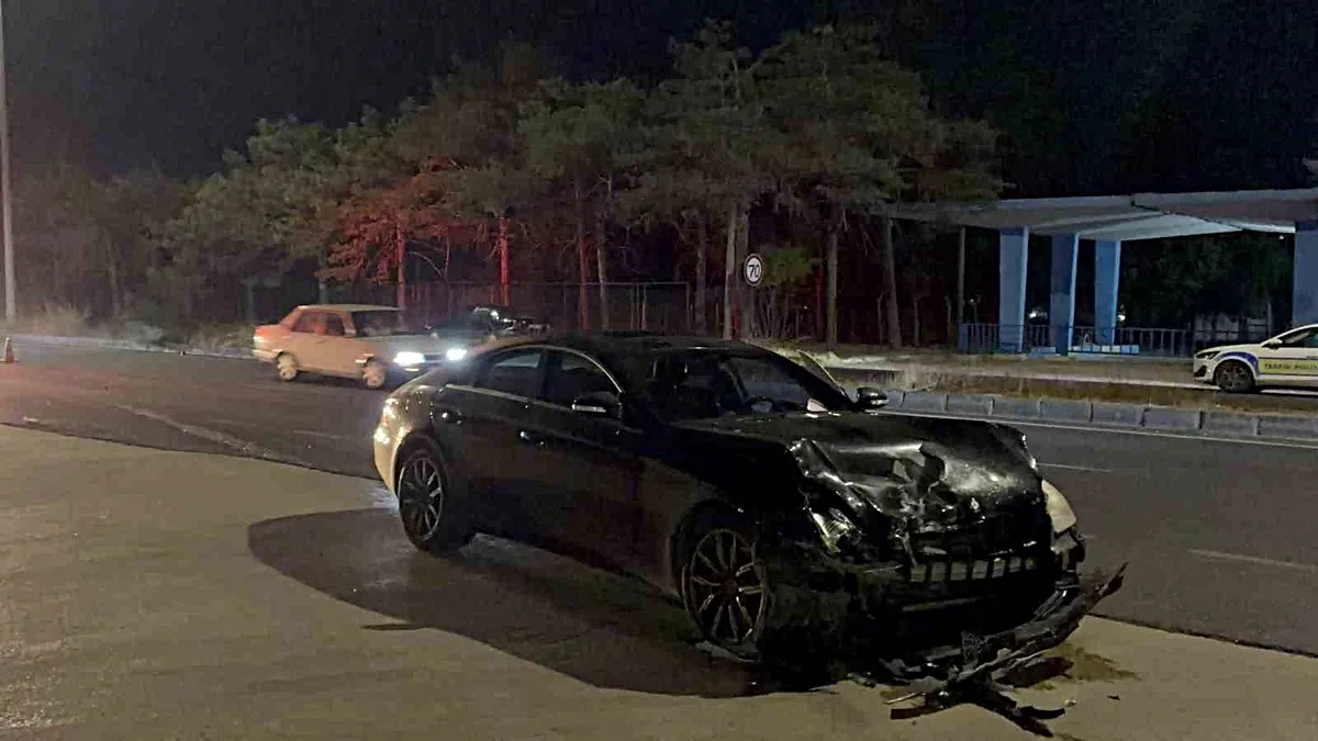 Çerkezköy-Kapaklı yolunda iki araç çarpıştı, 2 kişi yaralandı
