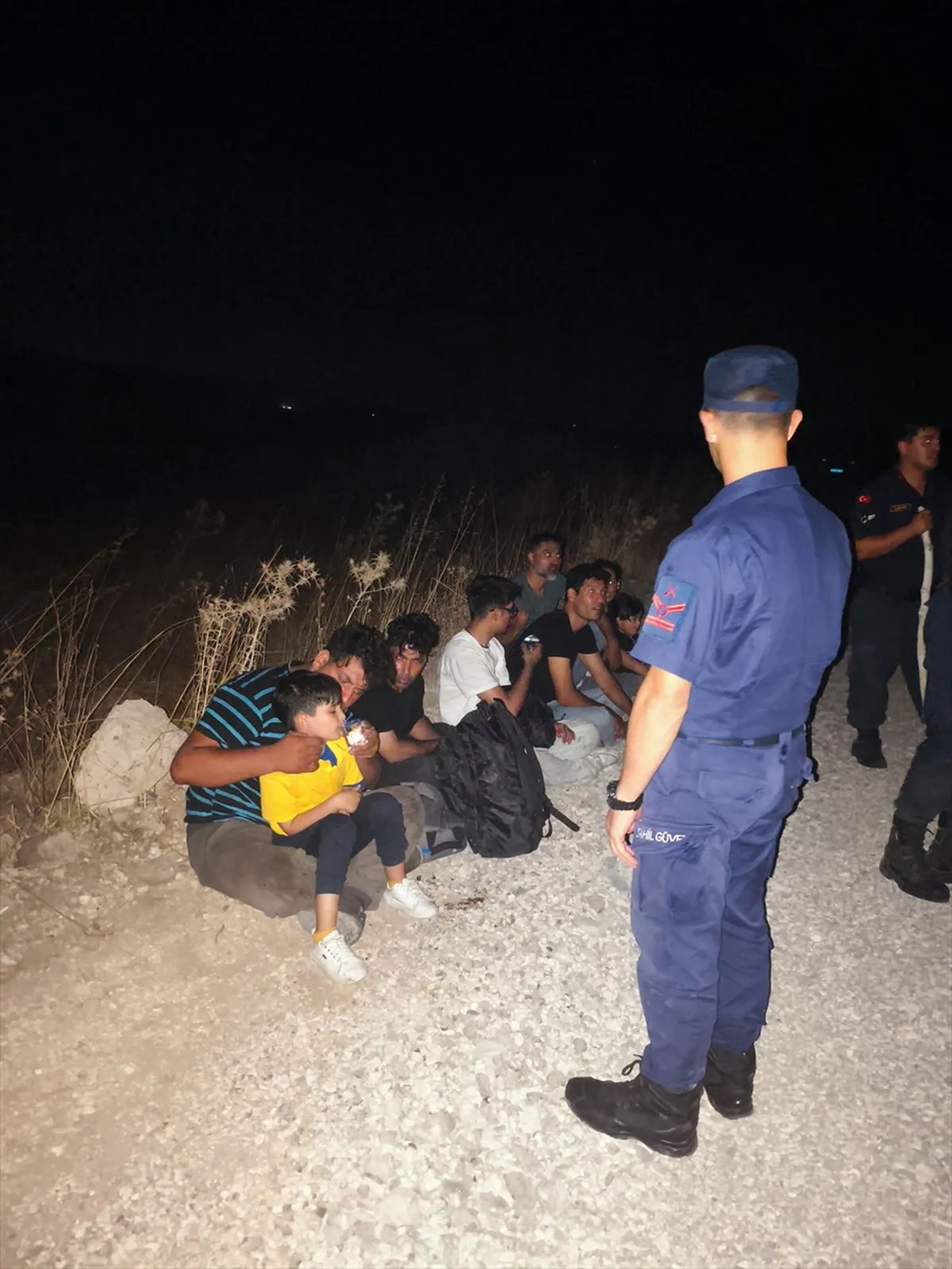 Çeşme'de 18 Düzensiz Göçmen Kurtarıldı