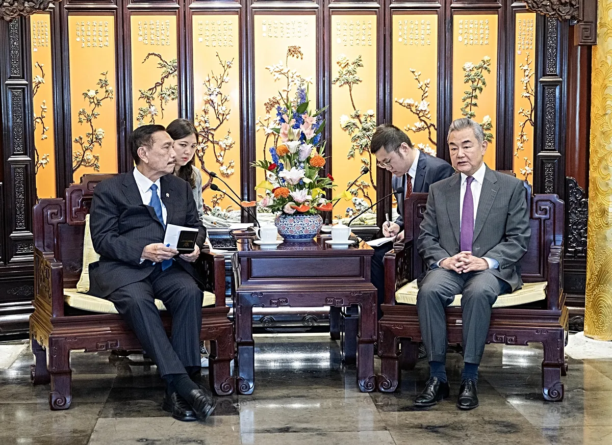 Çin Dışişleri Bakanı, Beijing'de Endonezya Ulusal Ekonomi Konseyi Başkanı ile görüştü