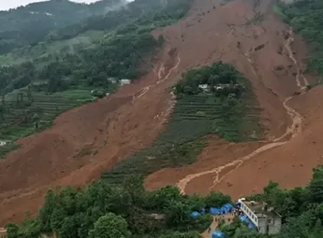 Çin'de heyelan felaketi! 5 kişi kayboldu, arama kurtarma çalışmaları sürüyor