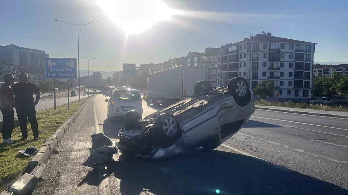 Çorum'da Takla Atan Otomobilde Sürücü Yaralandı