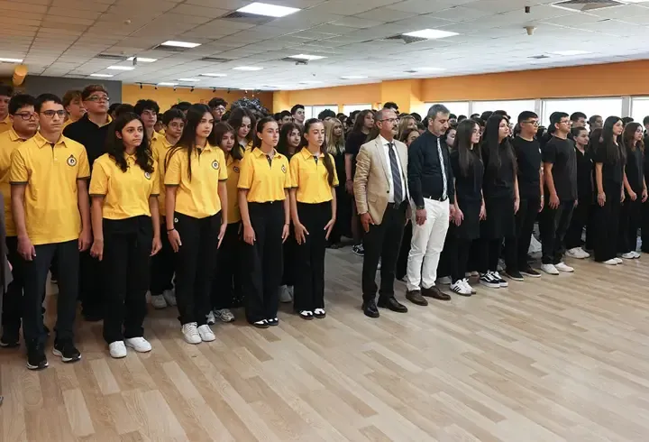 Demirören Medya Lisesi'nde ilk ders günü heyecanı