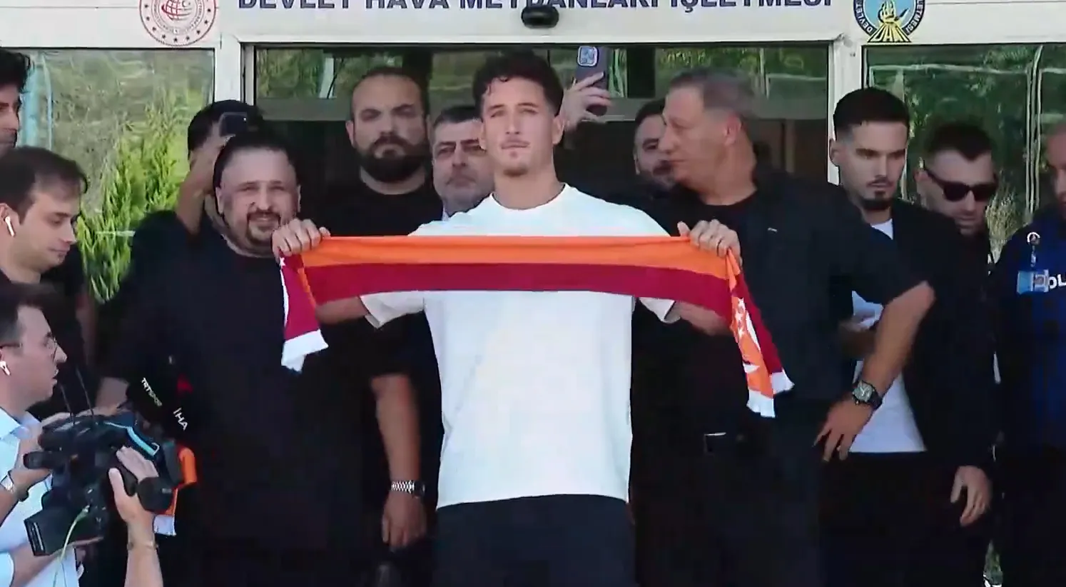 Deniz Gül Galatasaray için İstanbul'da! İşte ilk sözleri