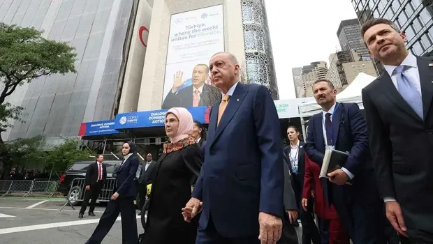 Devlet başkanları ve eşleri onuruna verilen davete katıldı