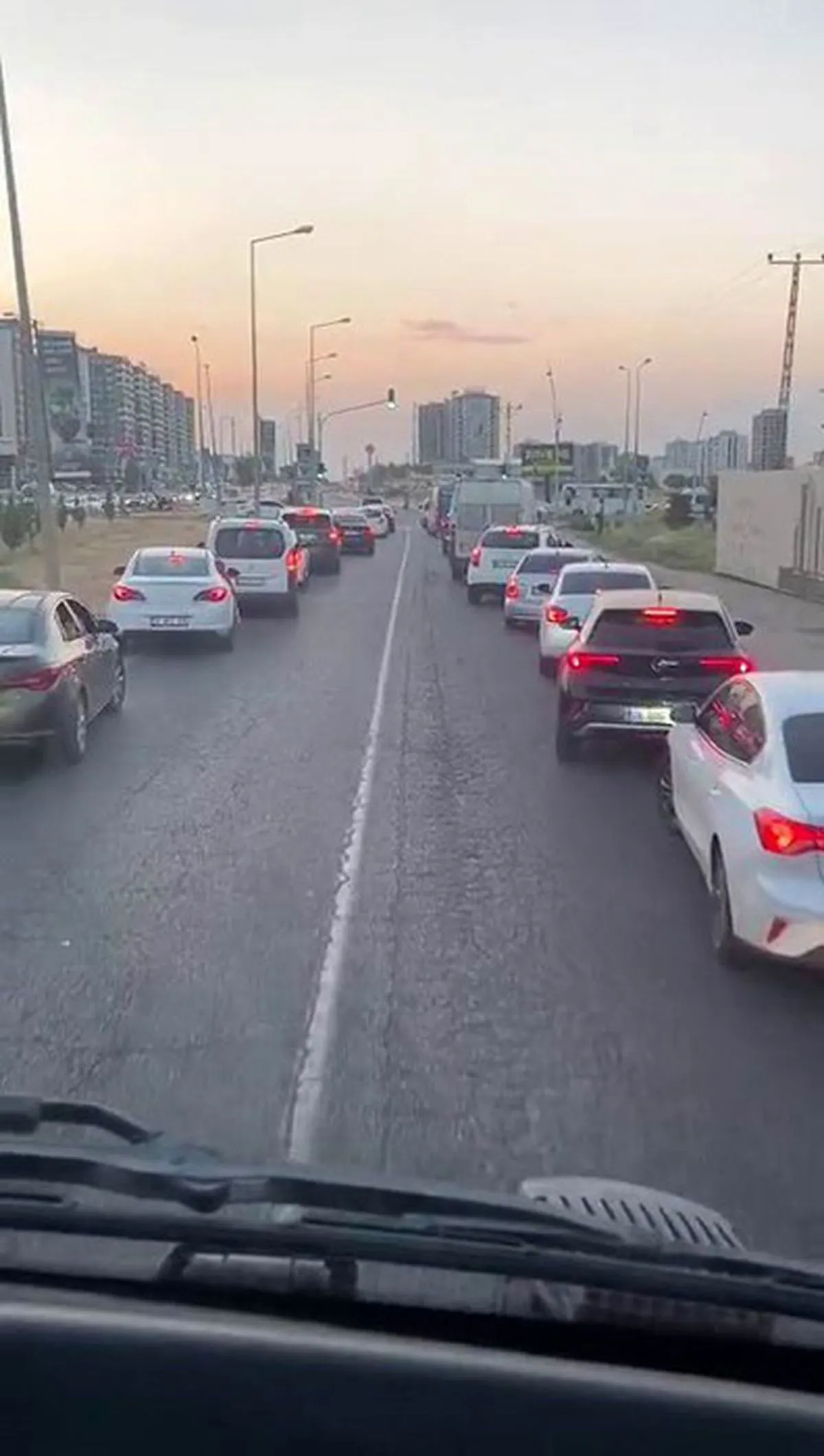 Diyarbakır'da itfaiyeye fermuar sistemiyle yol açtılar