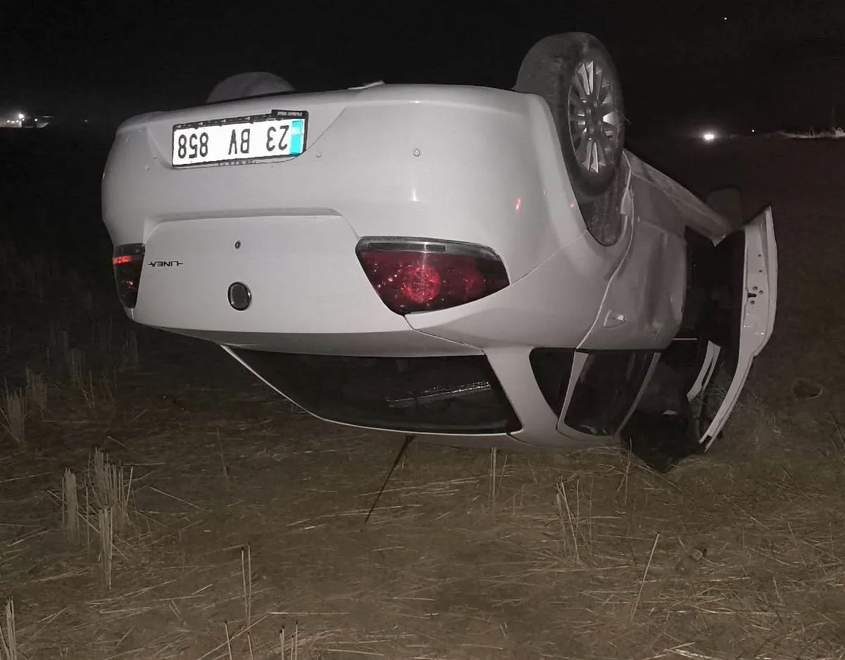 Diyarbakır'da Otomobil Tarlaya Uçtu: 1 Yaralı