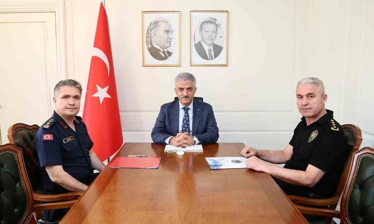 Düzce’de güvenlik ve asayiş toplantısı gerçekleştirildi