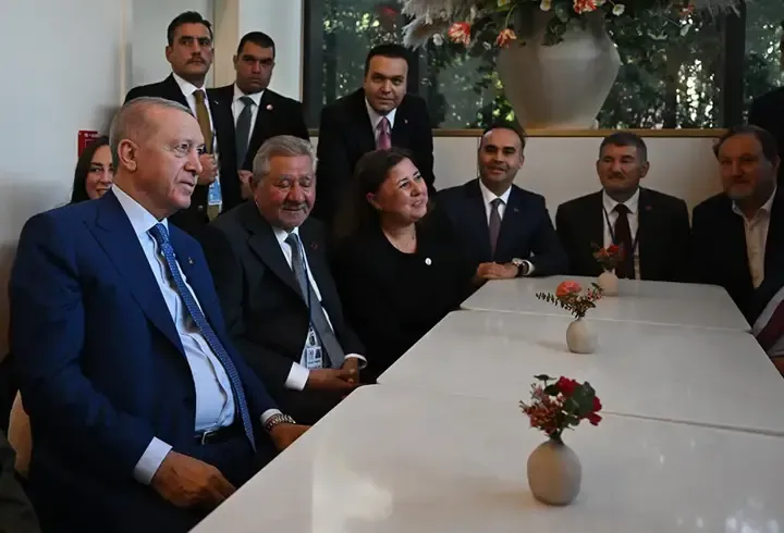 Erdoğan, New York'ta Türk pastanesini ziyaret etti