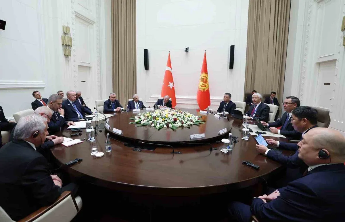 Erdoğan ve Caparov Bişkek'te Görüştü
