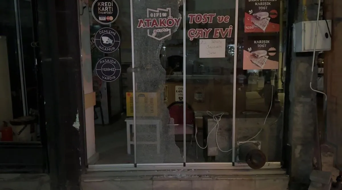 Eskişehir'de çay ocağına alkollü taşlı saldırı