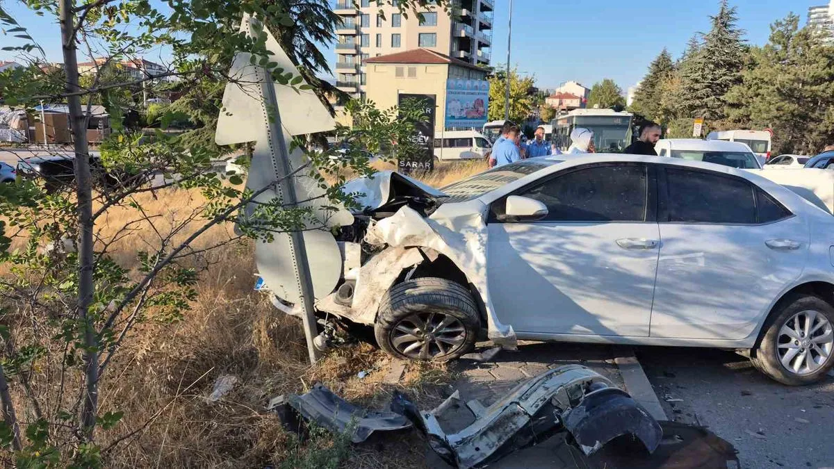 Eskişehir'de zincirleme kaza: 3 yaralı, trafik durdu