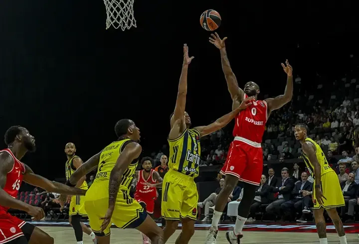 Fenerbahçe Tarfin, Olympiakos’a mağlup