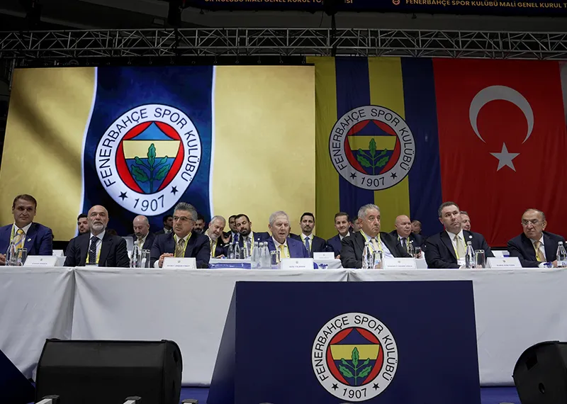 Fenerbahçe'de kongre günü. Gerginlik ve dikkat çeken sözler