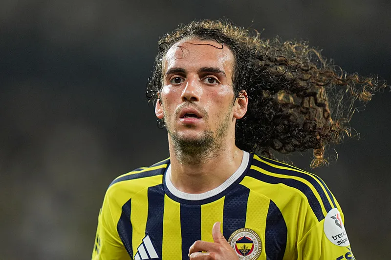 Fenerbahçe'de Matteo Guendouzi net gol pozisyonundan yararlanamadı!