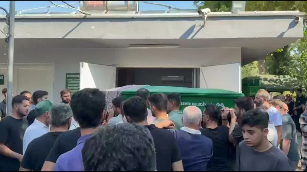 Feribot Faciasında Şehit Anne Son Yolculuğuna Uğurlandı