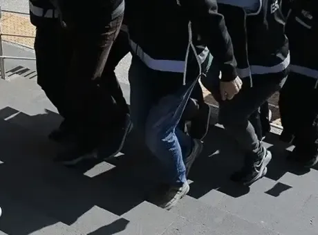 FETÖ'nün güncel bilişim yapılanmasına operasyon! 'Signal' deşifresi sonrası 13 gözaltı kararı