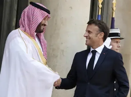 Fransa, Suudi Arabistan'ın Kızıldeniz'deki petrol limanını korumak için askeri güçlerini konuşlandıracak