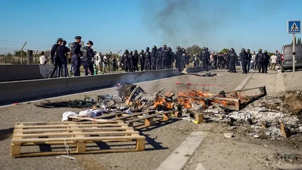 Fransa'da balıkçılar ayaklandı: Akarayakıt zammına protesto