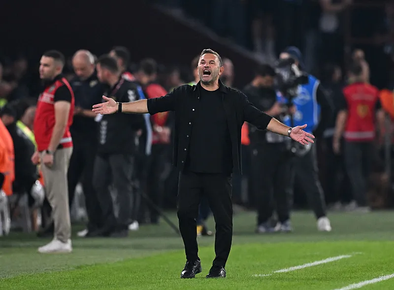 Galatasaray'da Okan Buruk yönetimi ayağa kaldırdı!