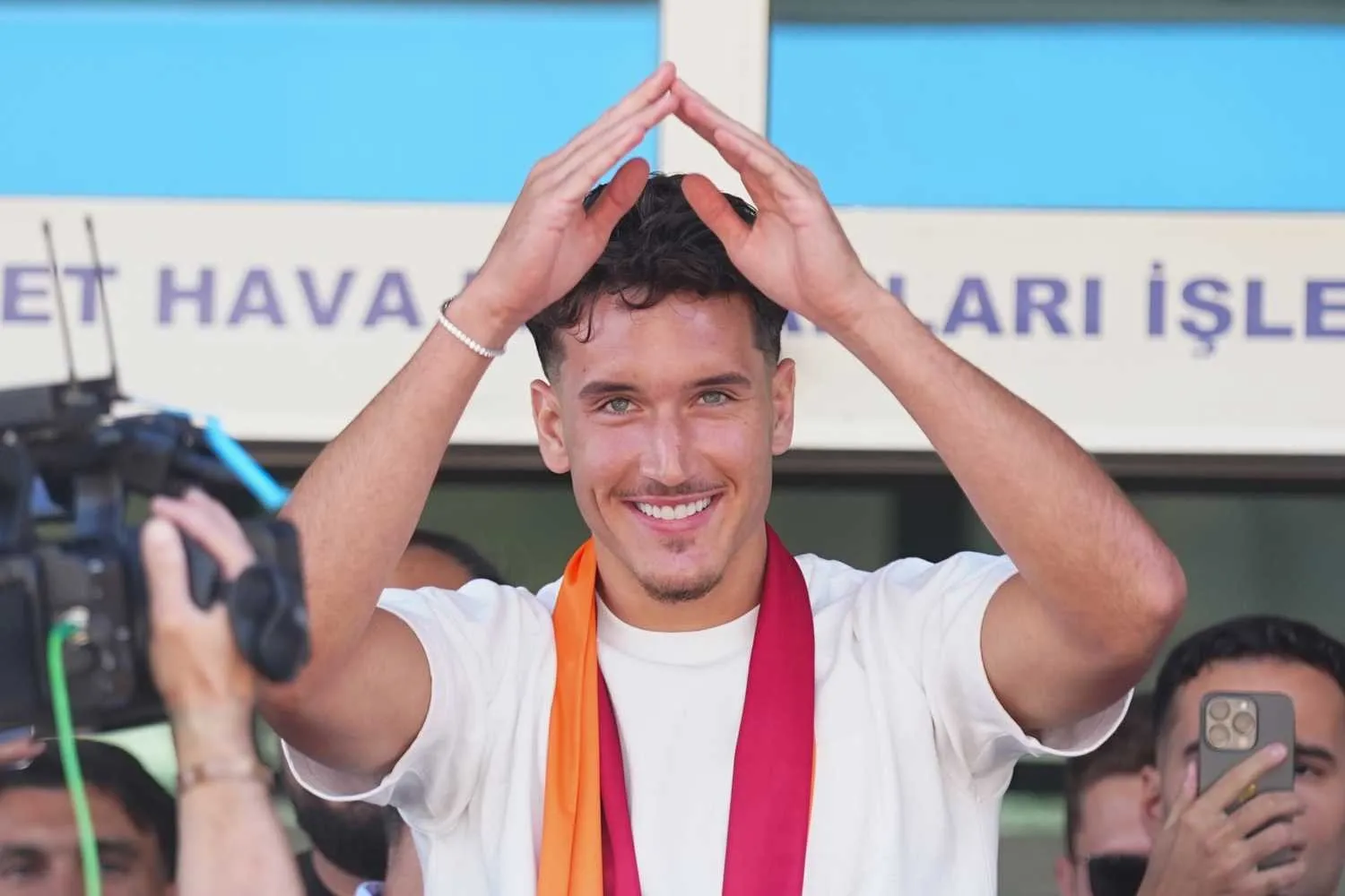Galatasaray'dan Deniz Gül paylaşımı!