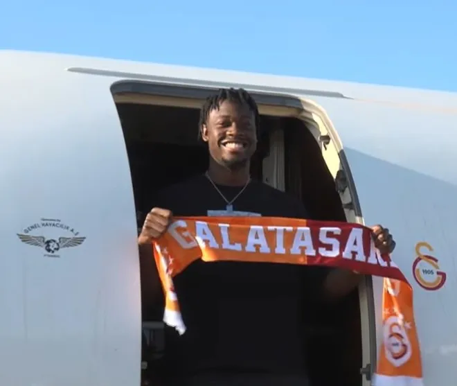 Galatasaray'ın yeni transferi Bitshiabu İstanbul'a geldi! İşte ilk görüntüleri