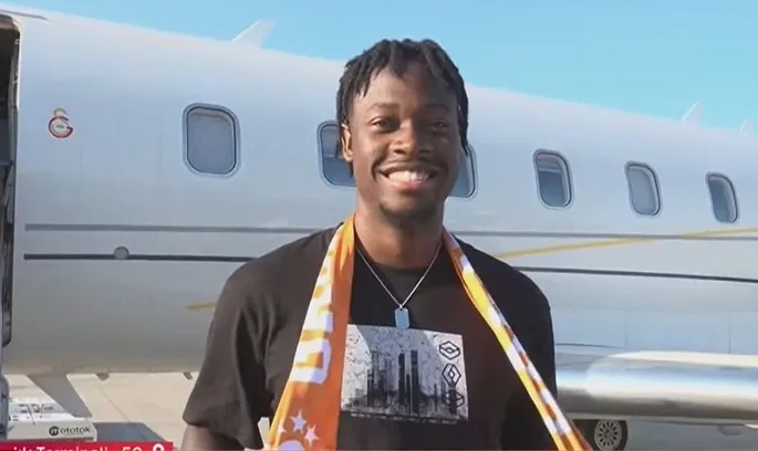 Galatasaray'ın yeni transferi El Chadaille Bitshiabu İstanbul'da! İşte ilk sözleri