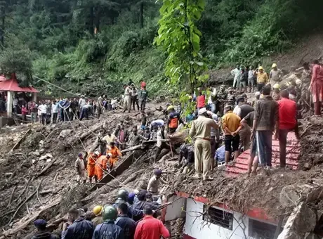 Güney Asya'da doğa felaketi: Toprak kayması dehşet saçtı, ölü sayısı 70'e yükseldi!