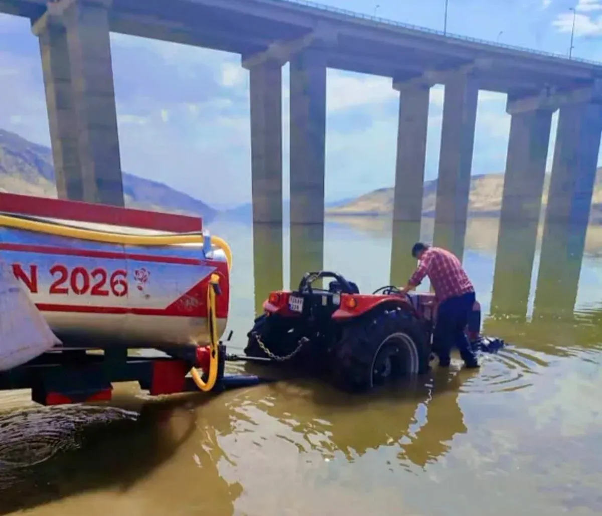 Hasankeyf'te Traktör Baraja Gömüldü
