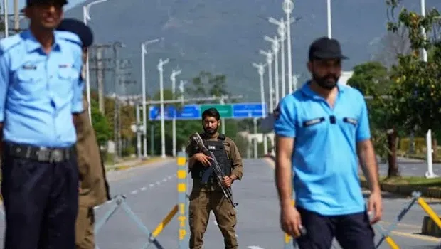 İran'da kontrolden çıkan araç kalabalığın arasına daldı: 4 kişi hayatını kaybetti