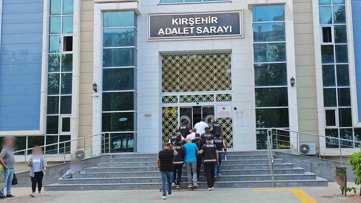 İş Yerinde Darp ve Soygun: 4 Tutuklama