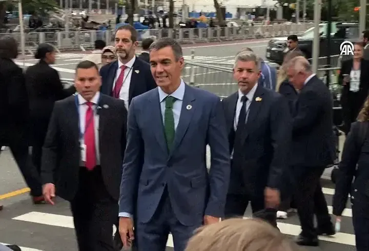 İspanya Başbakanı Sanchez: "Göçmenler sığır değil, insandır"