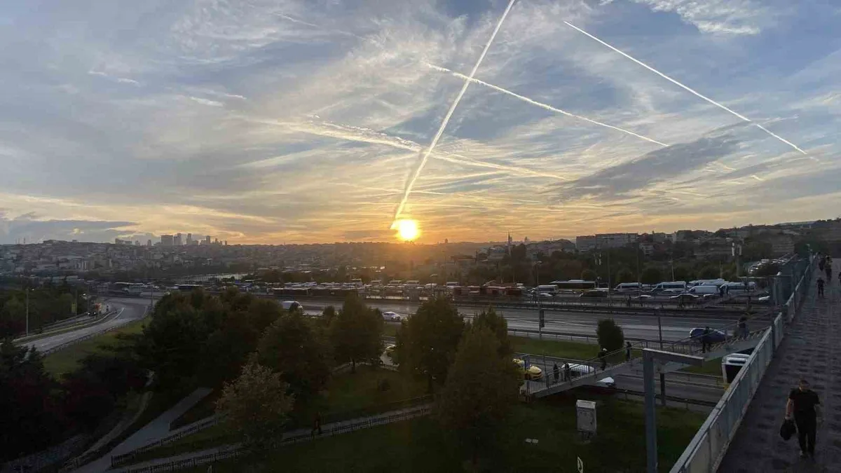İstanbul’da muhteşem gün doğumu mest etti