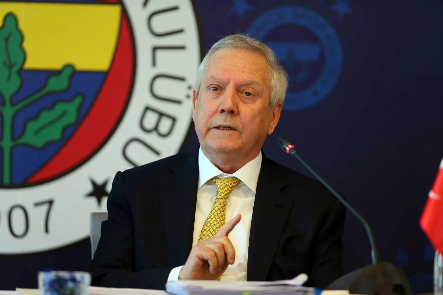 İşte Fenerbahçe'nin son transferi! O isimlerden biri imza atacak