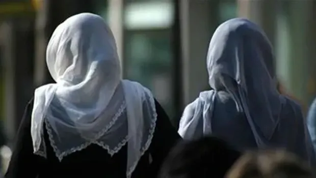 İsviçre'de 'başörtüsü' adımı: Önerge kabul edildi