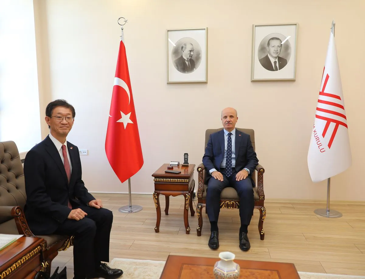 Japonya Büyükelçisi YÖK'ü ziyaret etti