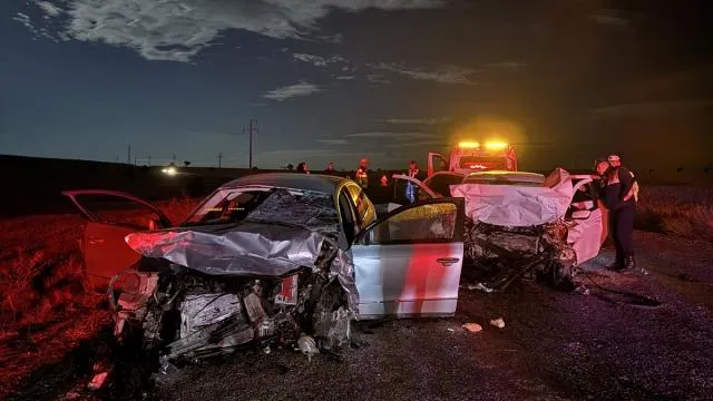Karaman'da iki otomobil çarpıştı: 2 kişi öldü, 5 kişi yaralandı