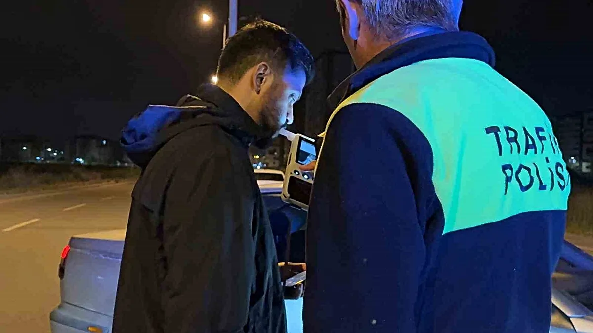 Kayseri Kocasinan'da dur ihtarına uymayan alkollü sürücüye 250 bin TL ceza yazıldı