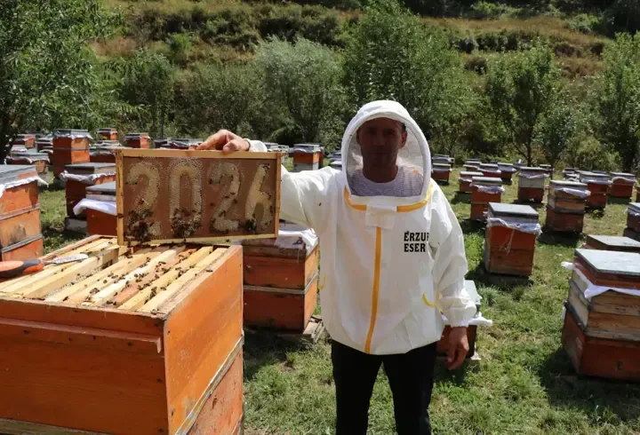Kışın fıtness antrenörü yazın bal üreticisi