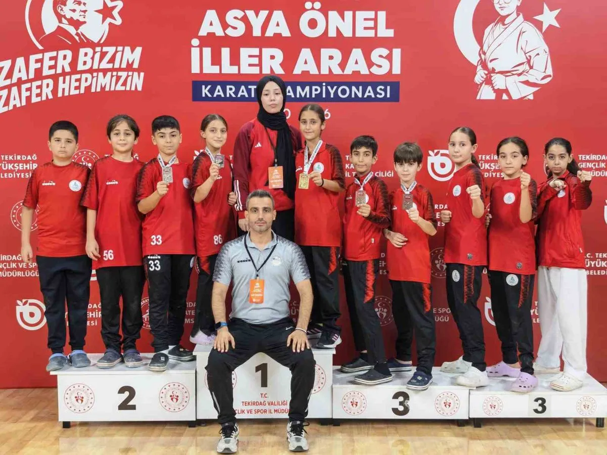 Körfez'den Karate Şampiyonasında 10 Madalya