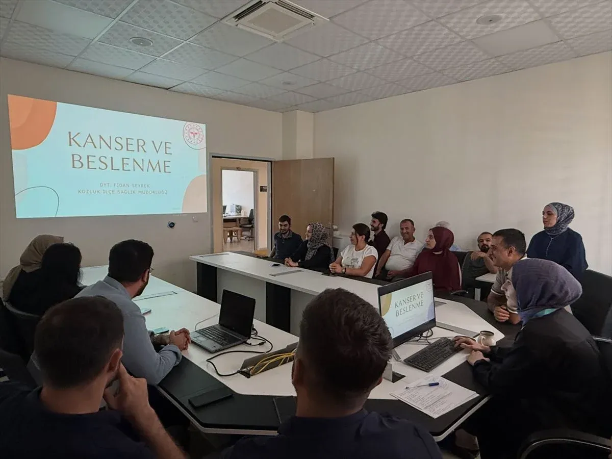 Kozluk'ta Sağlık Çalışanlarına Kanser ve Otizm Eğitimi